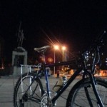 Bicicleta rima com praça